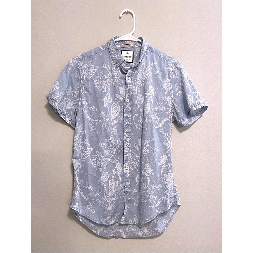 Light blue button up | Size M